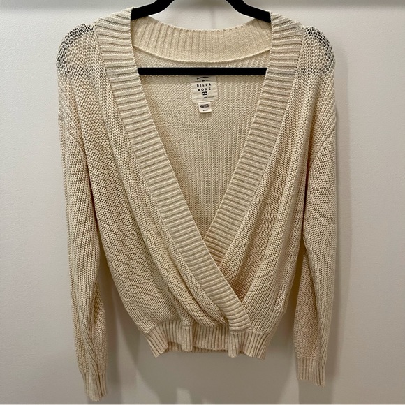 Billabong Ivory V-Neck Faux Wrap Sweater Small NWOT - Picture 4 of 9
